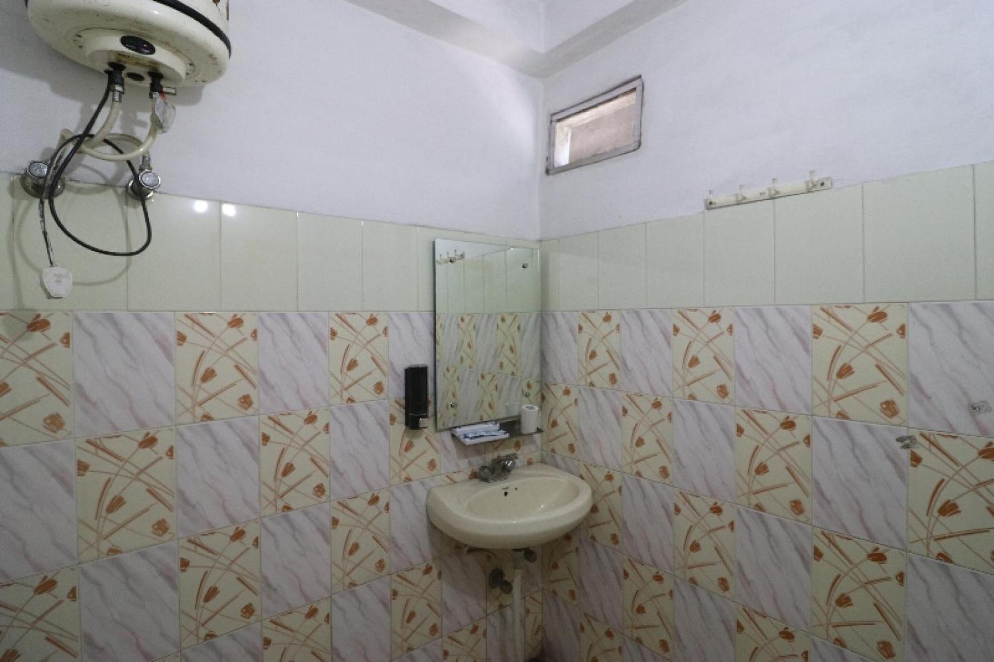Hotel O Beas Regency Manāli Exteriör bild