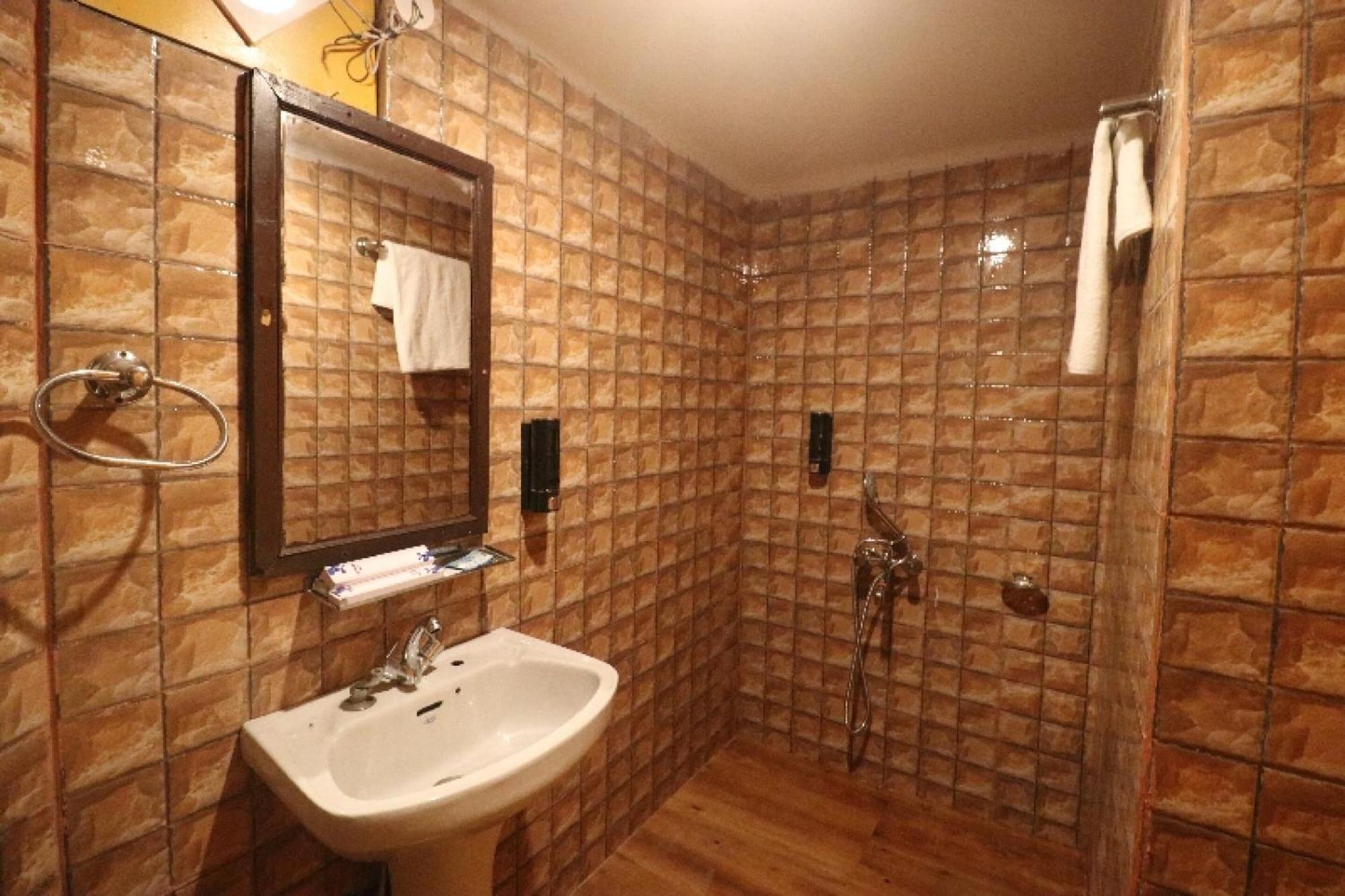 Hotel O Beas Regency Manāli Exteriör bild